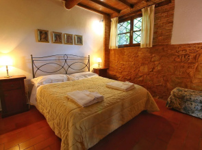 Spacious Apartment on an Estate From the 14th Century, Centrally Located in Tuscany
