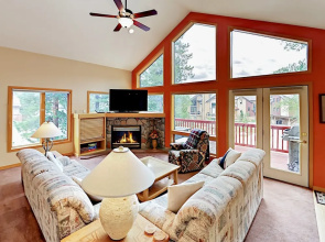 106 Teller Street Duplex 3 Bedrooms 2.5 Bathrooms Duplex