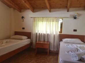 Paradise Lukova Hotel