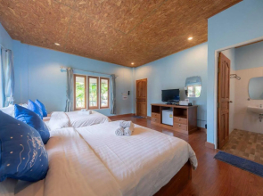 Sea Far Resort