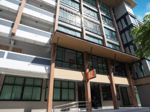 B2 Korat Night Market Boutique & Budget Hotel