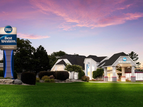 Best Western Harbour Pointe Lakefront