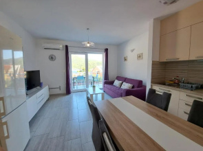 Apartments Šišević - Comfort Apartments with Balcony and Sea View