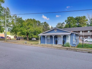 Idyllic Fayetteville Home - Walk to UA Campus!