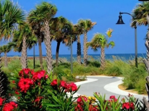 Sunrise Pointe 11f 3 Bedroom Condo by RedAwning