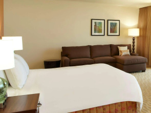 Hilton Hawaiian Village Waikiki Beach Resort