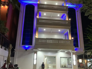 Nico's Hotel and Sky Bar
