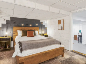 The Dapper Den Suite