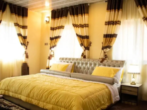 Ralph and Comfort Luxury Suites