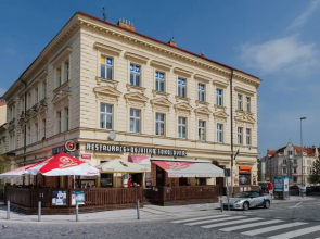 Bright Prague Castle Apartments