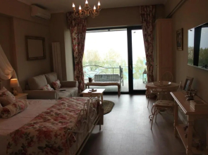 Romantic Studio Mamaia