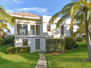 Las Verandas Hotel & Villas