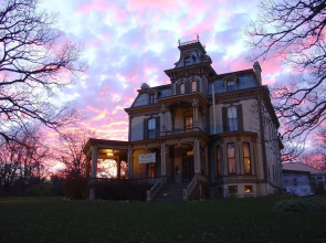 Garth Woodside Mansion B&B