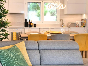 Yellow Jasper - Gemstone Getaway