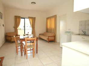 New York Plaza Hotel Apartments