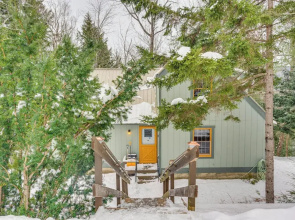 Rustic Intervale Hideaway w/ Deck & Wooded Views!