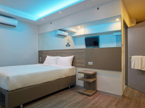 Easy Planet Bangkok Surawong