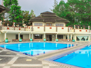 Parkside Nuansa Maninjau Resort