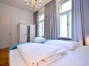 Vienna Residence Colossal Apartment With Balcony and Space for 8 Guest