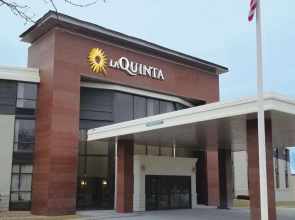 Tage Inn And Suites
