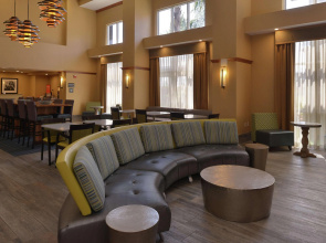 Hampton Inn & Suites Bakersfield North-Airport