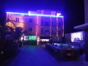 Le Mach Apartments
