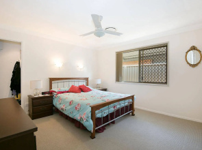Central Redcliffe Holiday House