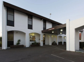 Econo Lodge Hacienda International