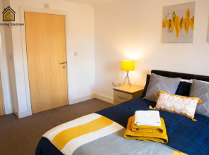 Executive 2 Bed Flat in Stockton Heath by Amazing Spaces Relocations Ltd