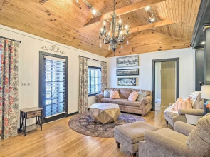 Eclectic 'osage Cottage' in Historic District