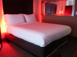 Hotel Mint JFK Airport