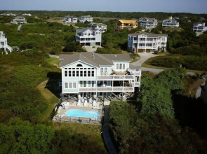 Dune Escape 5 Bedroom Home by RedAwning