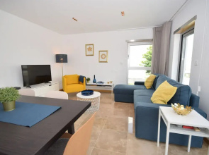 Holiday Home Near Sao Martinho Beach