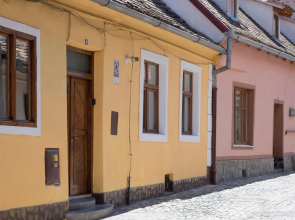 Melion Historical Center Apartment