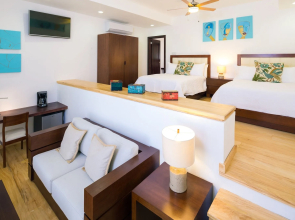 Grand Roatan Caribbean Resort
