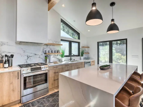 Hot Tub! Family Home 7 Mi to Diamond Peak Resort