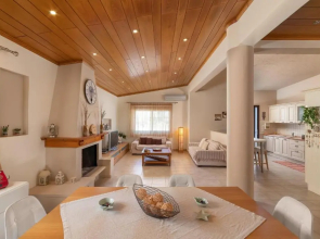 Madia Villa