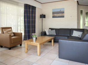 Nice Bungalow With Dishwasher, Near the sea on Texel