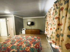 Love Hotels Desert Inn & RV by OYO at Boysen Wind River WY