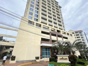 Spacious Oceanview Corner Suite Brand New