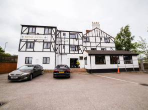 OYO The Royal Hotel