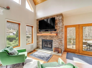 Deck + Scenic Views: Beech Mountain Cabin