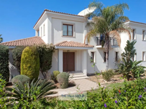 Villa 382