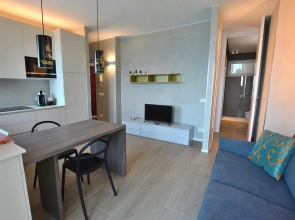 Leonardo Walsh Apartment