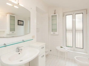 Corso Lucina Apartment