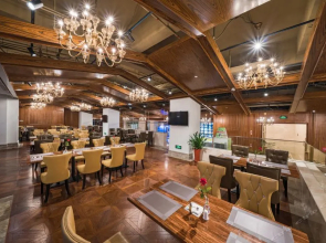 West City International Hotel