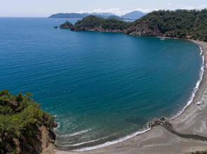 Doğa'nın içinde İnlice'de bir ev