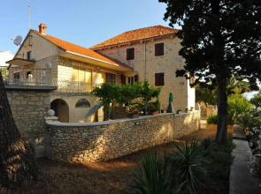 Apartments Piv - 10 m from beach