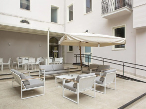 Отель The Guardian