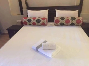 2 Bed Flat - Sleeps 6 - Hottub - Parking - Wifi